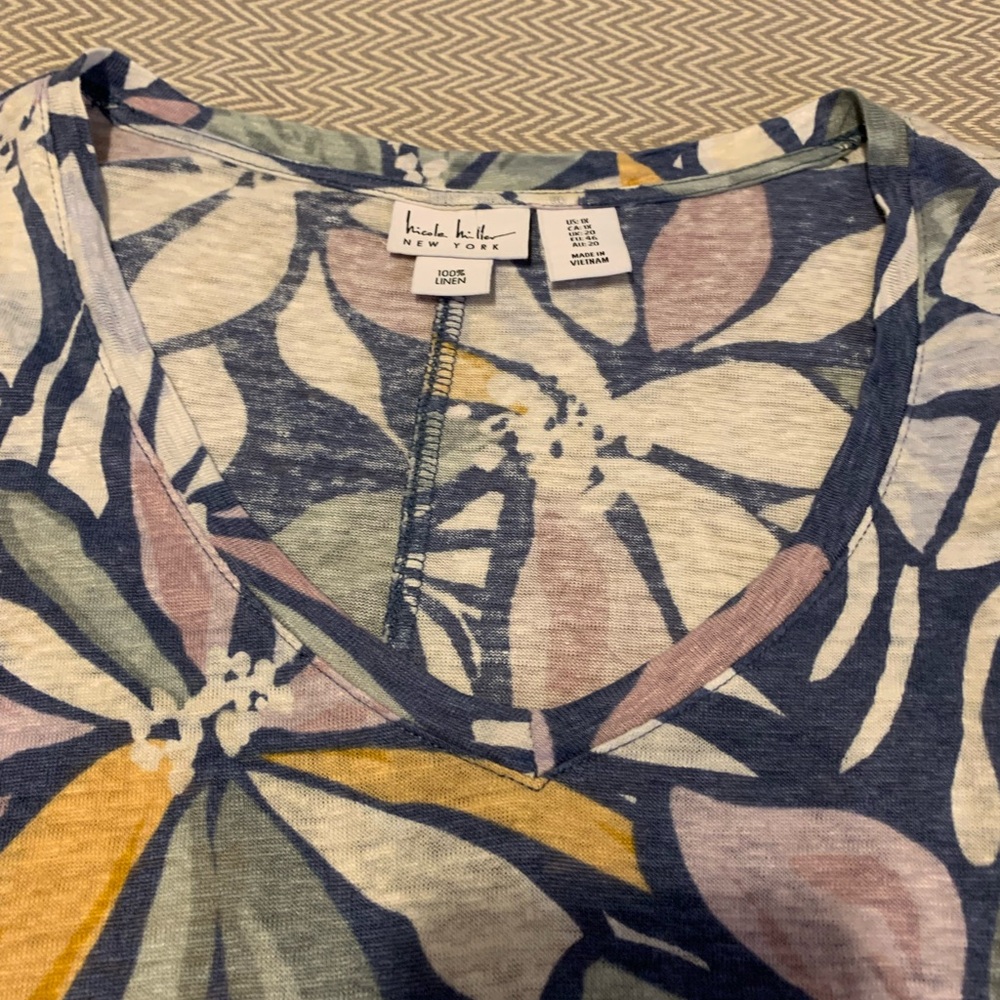 Nicole Miller Floral Linen Top. Size 1x. EUC. So cute and light for summer! - Picture 5 of 6